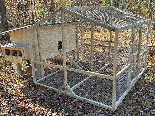 4-15+ hen coop & 7x8 run system with bottom 2' in ½” hardware cloth & top in 1" hex poultry wire