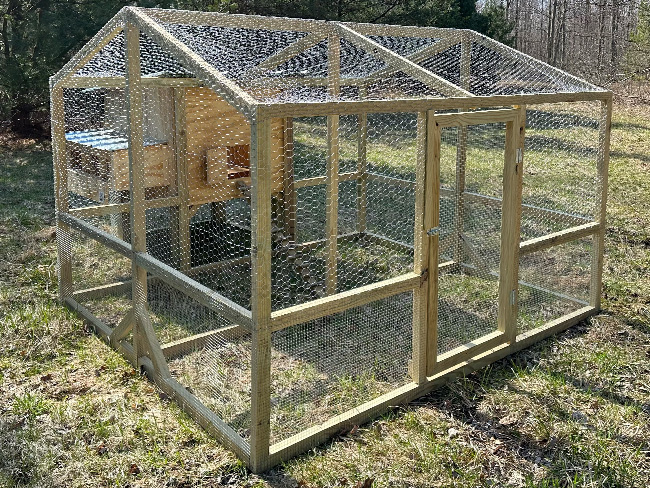 3-8+ hen coop & 7x8 run system with bottom 2' in ½” hardware cloth & top in 1" hex poultry wire