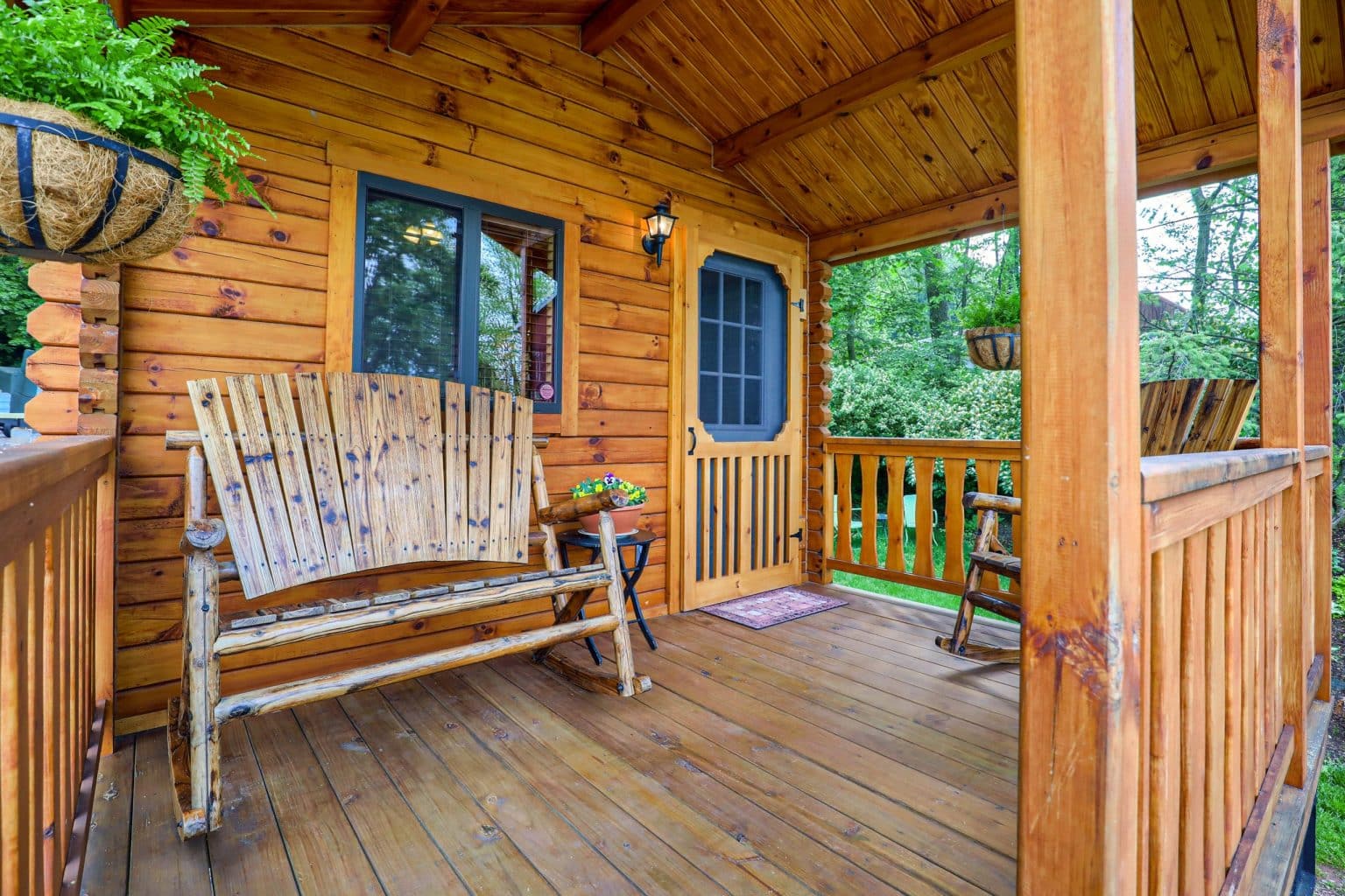 Coastal Lakeview Cabin